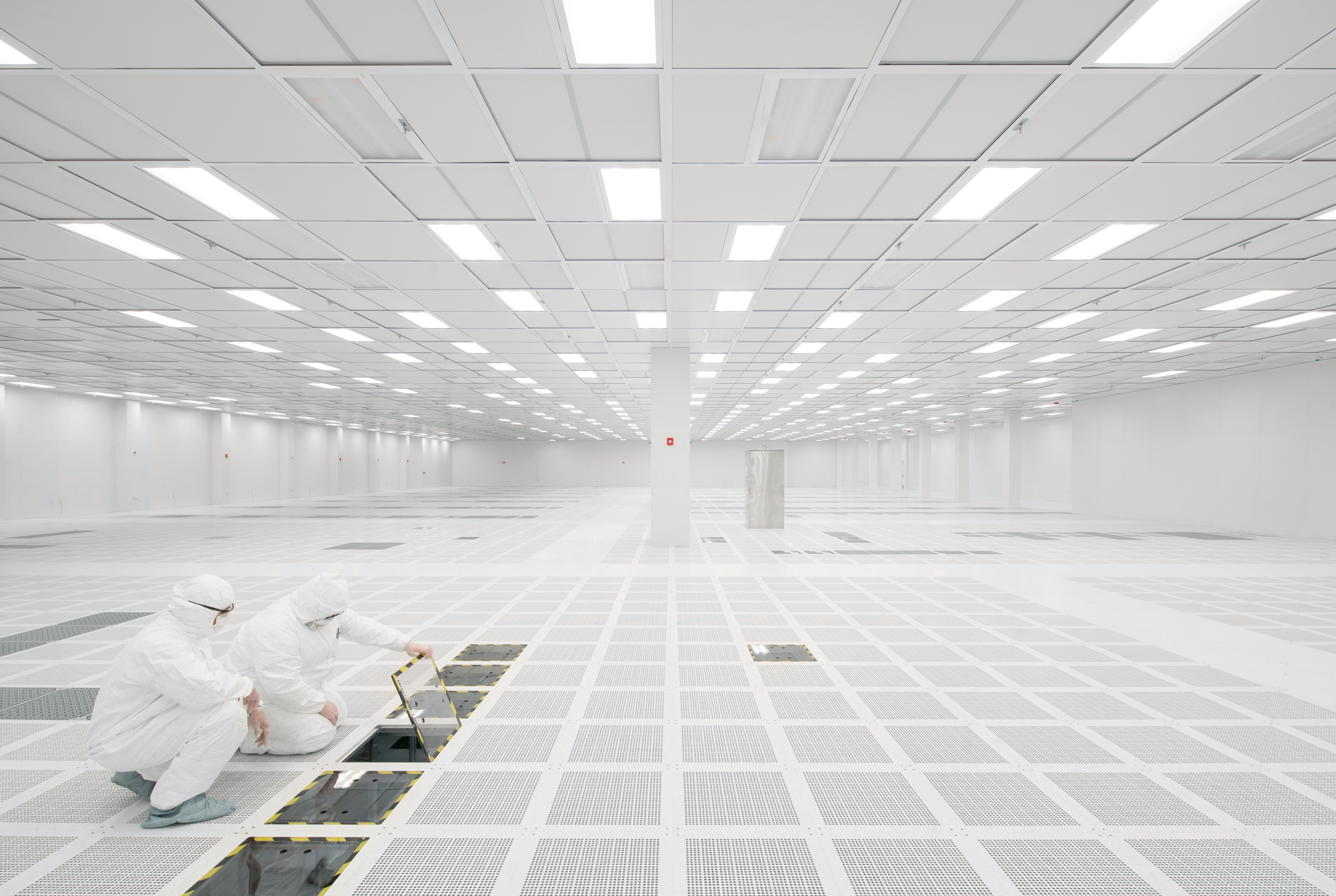 FAMRC - Clean Room - Wide Single Point Lifestyle (1)